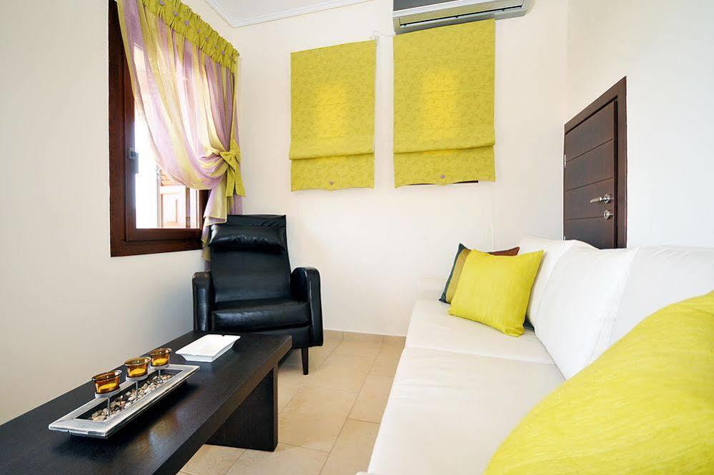 Aithra Apartments & Suites Gavrio Exterior photo